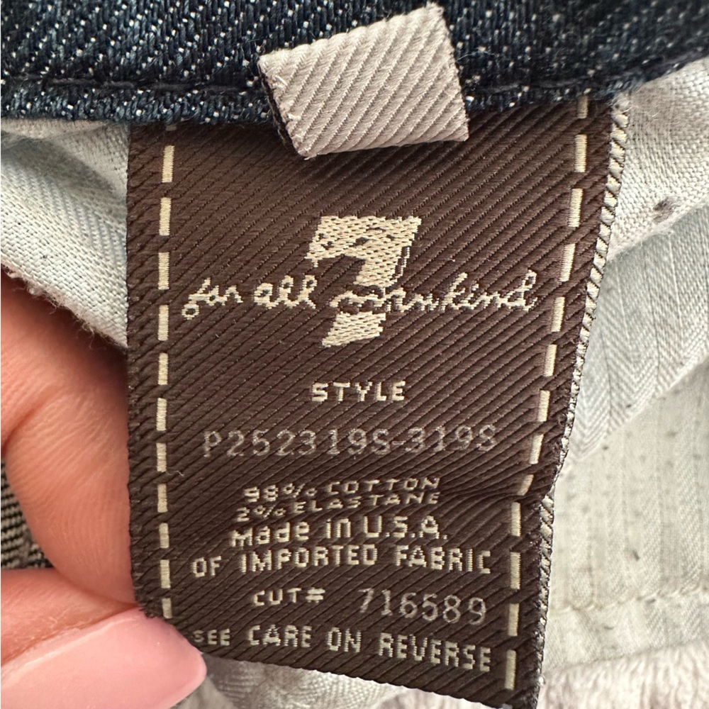 7 for all mankind jeans. Perfect condition. Gently used.